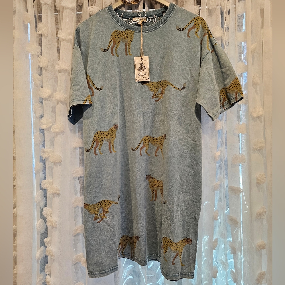 Easel Cheetah Dress